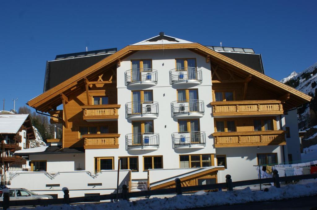 Haus Bergkristall Bed & Breakfast Obergurgl Bagian luar foto